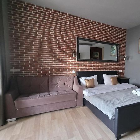 Mini Hotel On Demiivska Kijev Kültér fotó