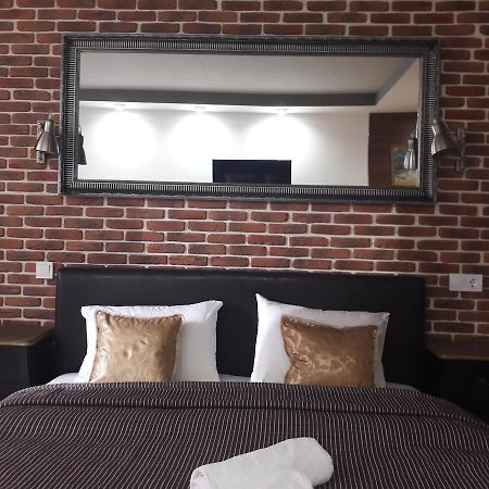 Mini Hotel On Demiivska Kijev Kültér fotó
