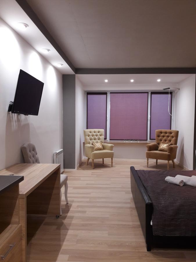 Mini Hotel On Demiivska Kijev Kültér fotó