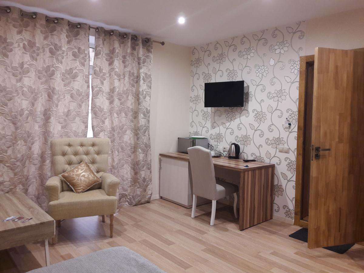 Mini Hotel On Demiivska Kijev Kültér fotó