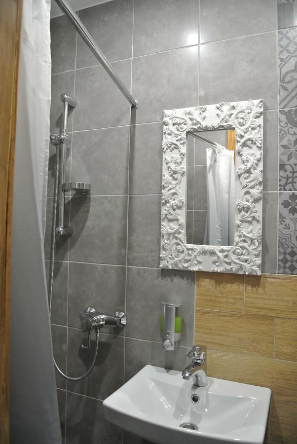 Mini Hotel On Demiivska Kijev Kültér fotó